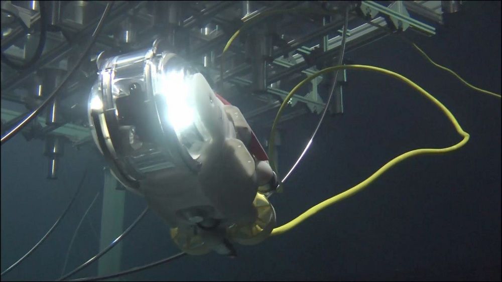 水下游泳机器人技术可达到在三维空间内自由移动