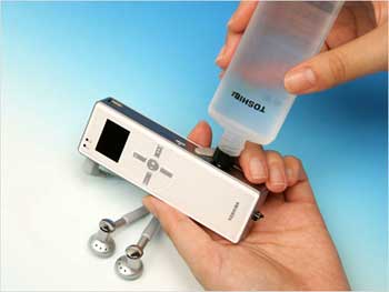 世界最小型东芝环保燃料电池实现应用开发