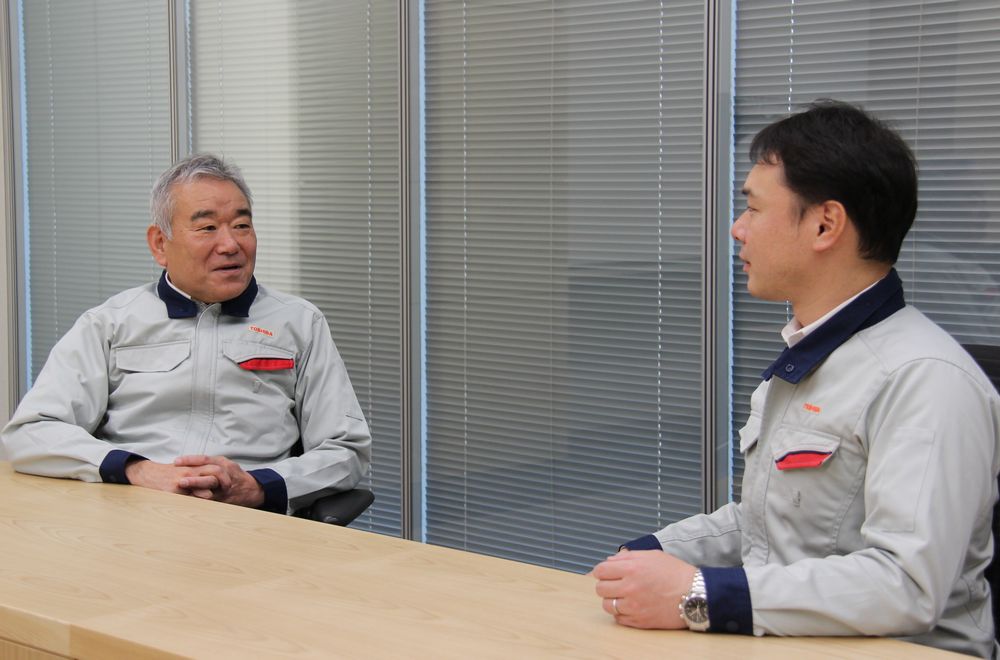 东芝能源系统公司 京浜事业所 原子能设备装备部 住吉幸博先生（左），同机构 高见正平先生（右）